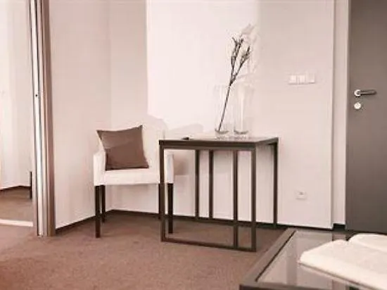 Gasthuis Na Vinici 3*