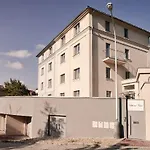 Pensión Na Vinici 3*