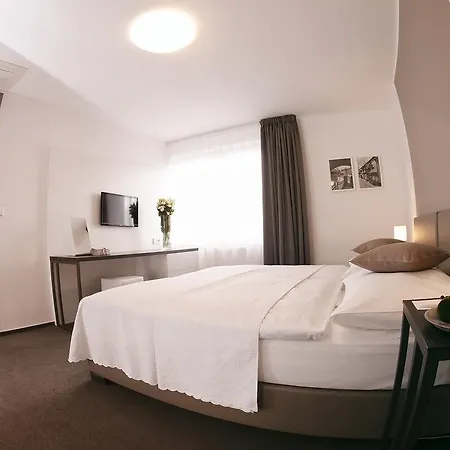 Na Vinici Guest house Prague