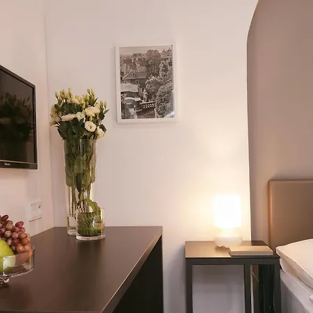 Guest house Na Vinici 2*
