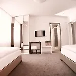 Na Vinici Penzion Praha