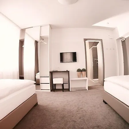 Na Vinici Gæstehus Prag